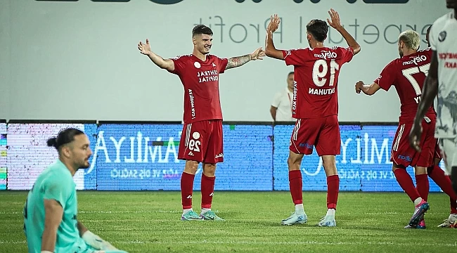 Ümraniyespor rakibini 3 gol farkla yenerek 3 puanı hanesine yazdırdı